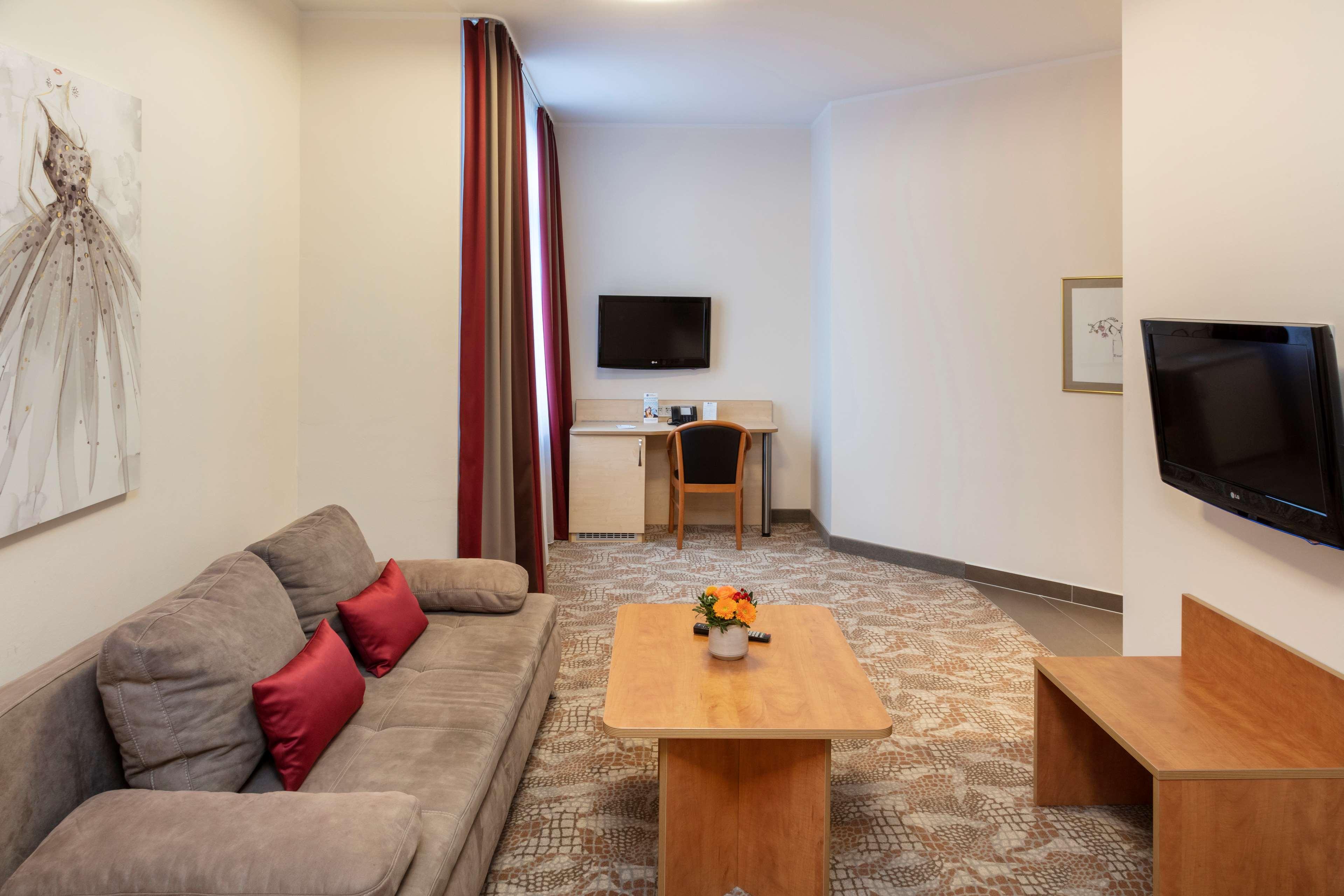 Western Dreilaenderbruecke / Basel Hotel