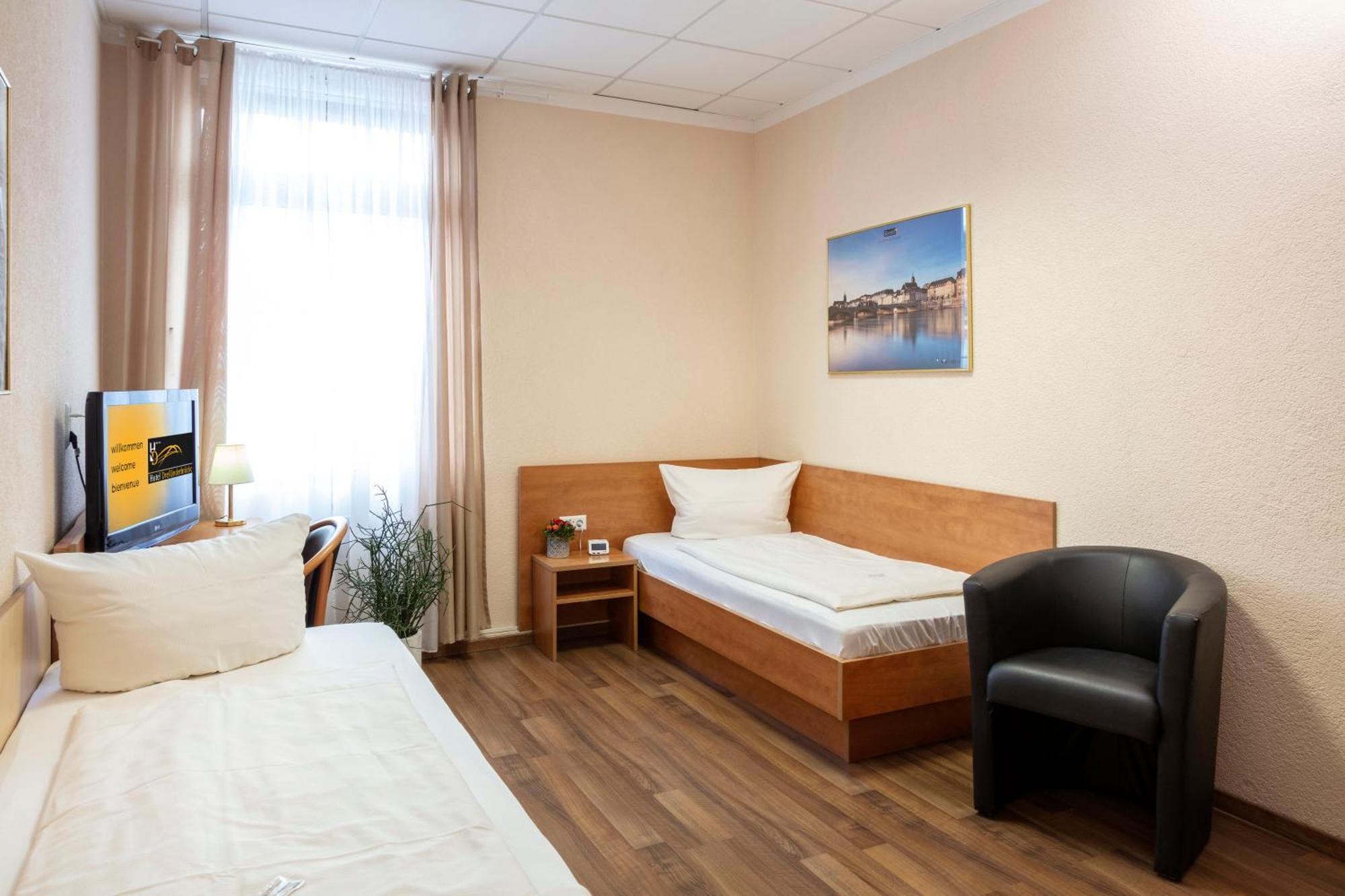 Western Dreilaenderbruecke / Basel Hotel