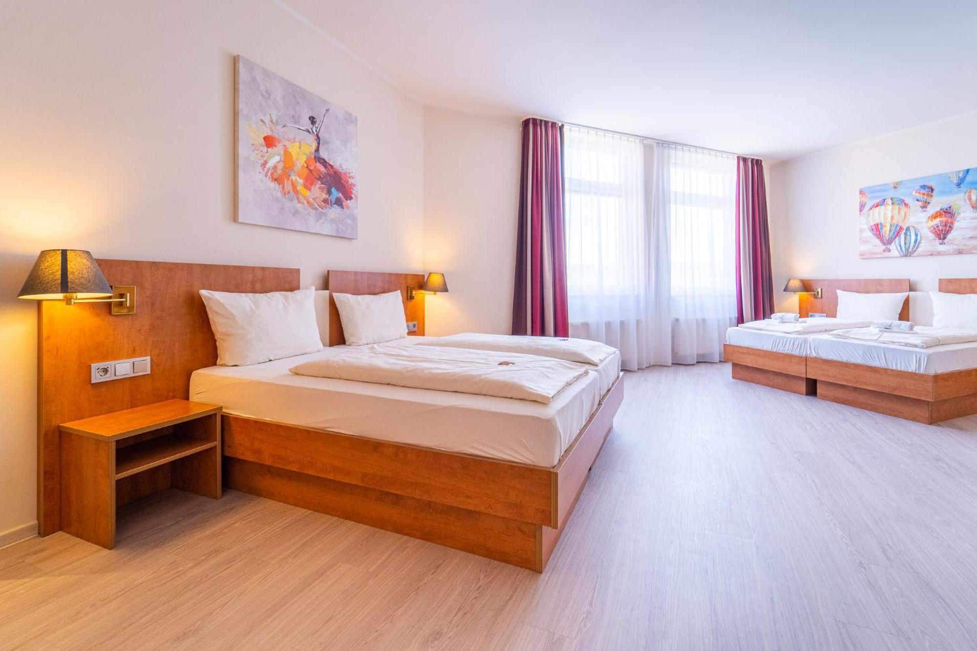 Western Dreiländerbrücke / Basel Hotel