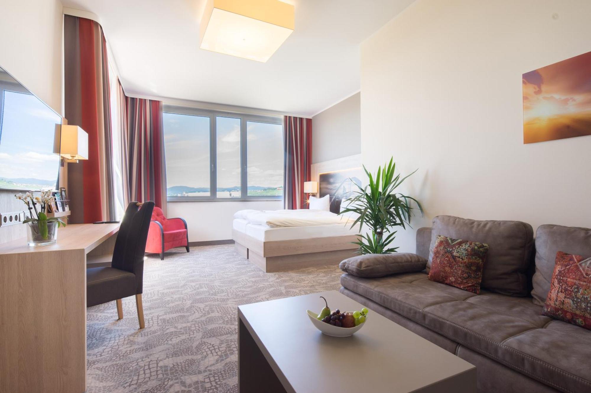 Western Dreilaenderbruecke / Basel Hotel
