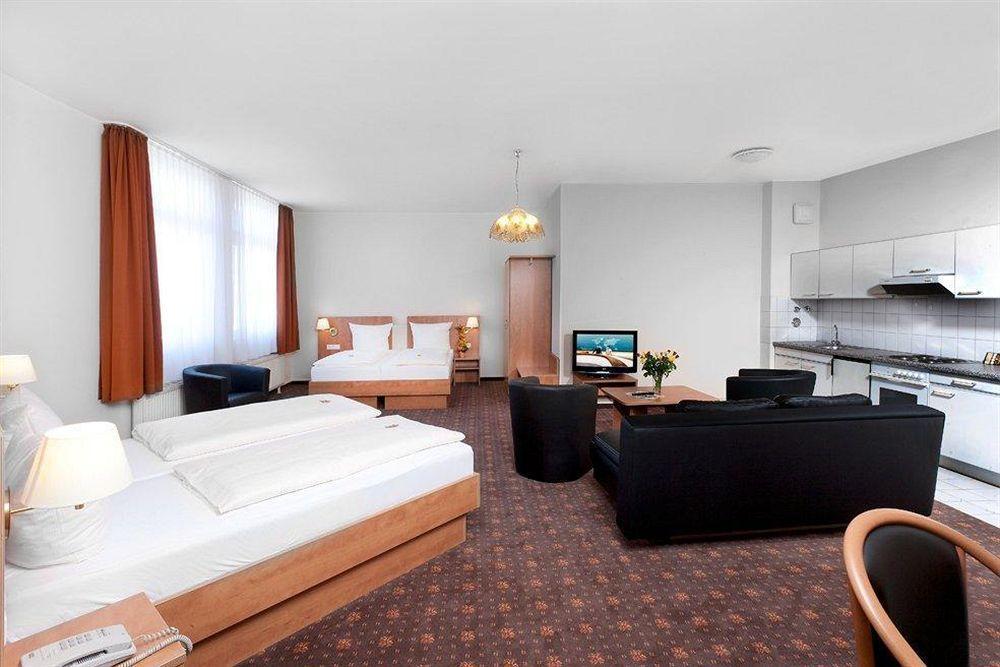 Hotel Western Dreiländerbrücke / Basel
