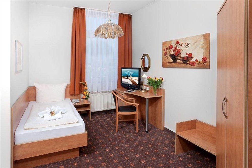 Western Dreiländerbrücke / Basel Hotel