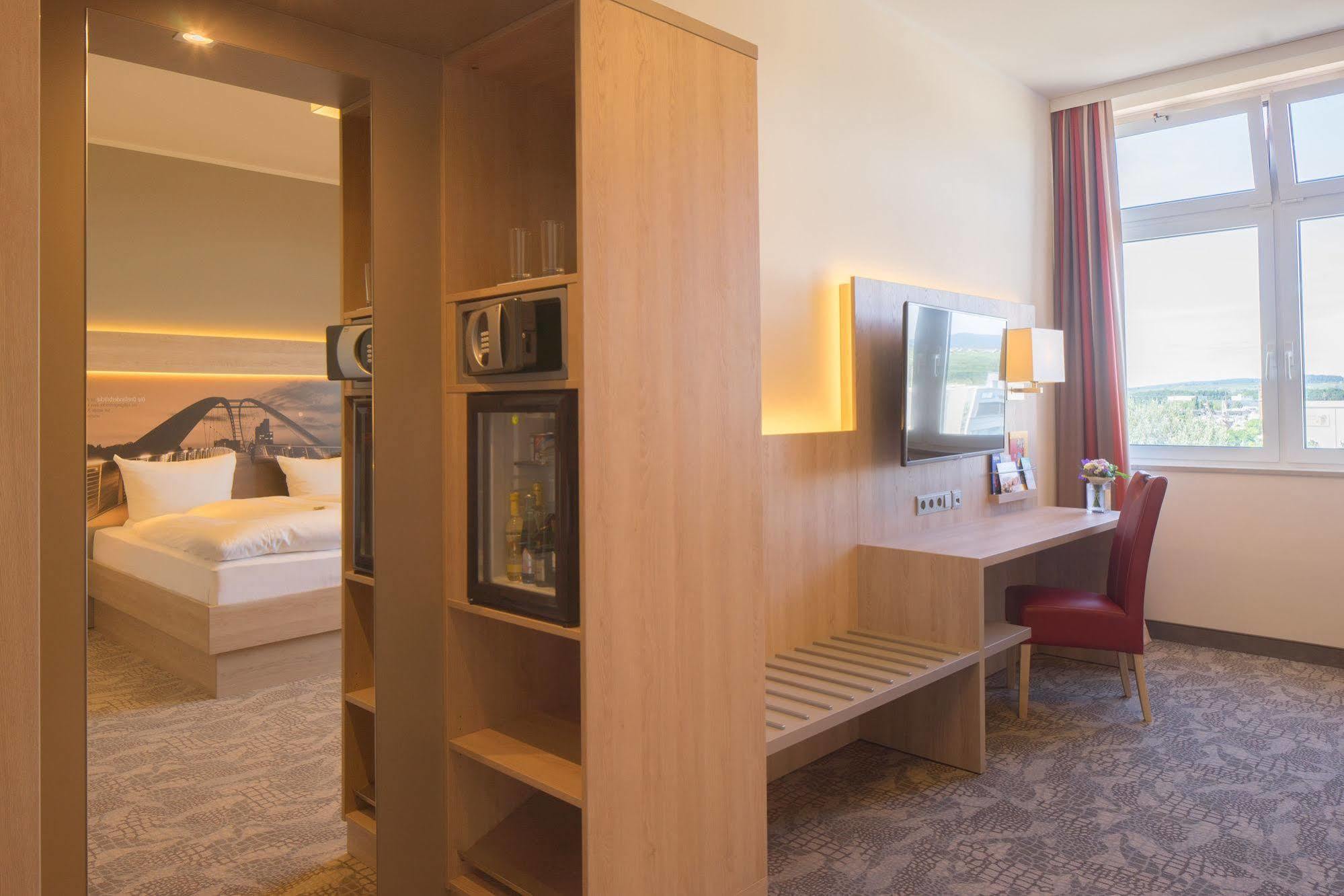 Hotel Western Dreilaenderbruecke / Basel
